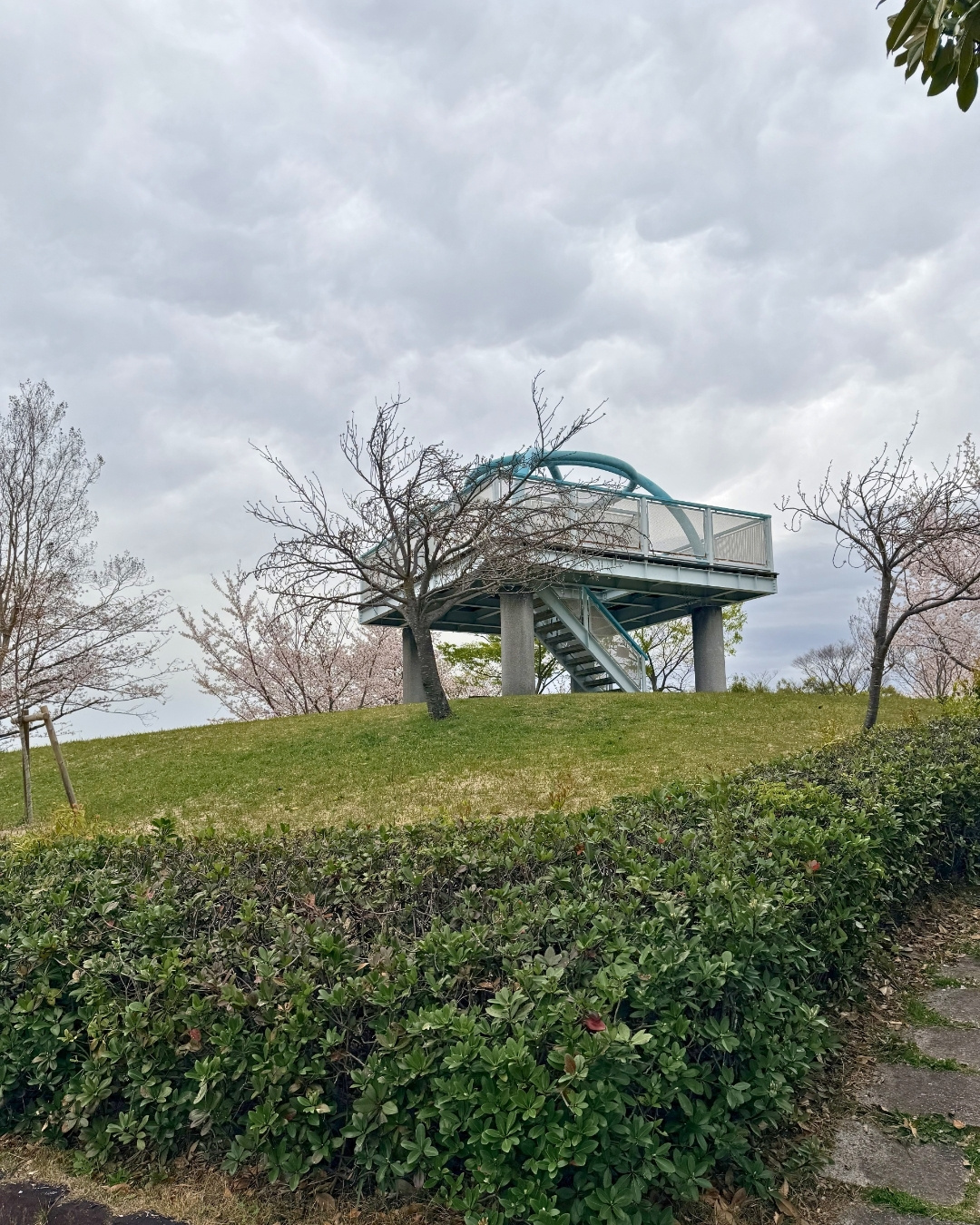 三好丘桜公園の展望台の外観