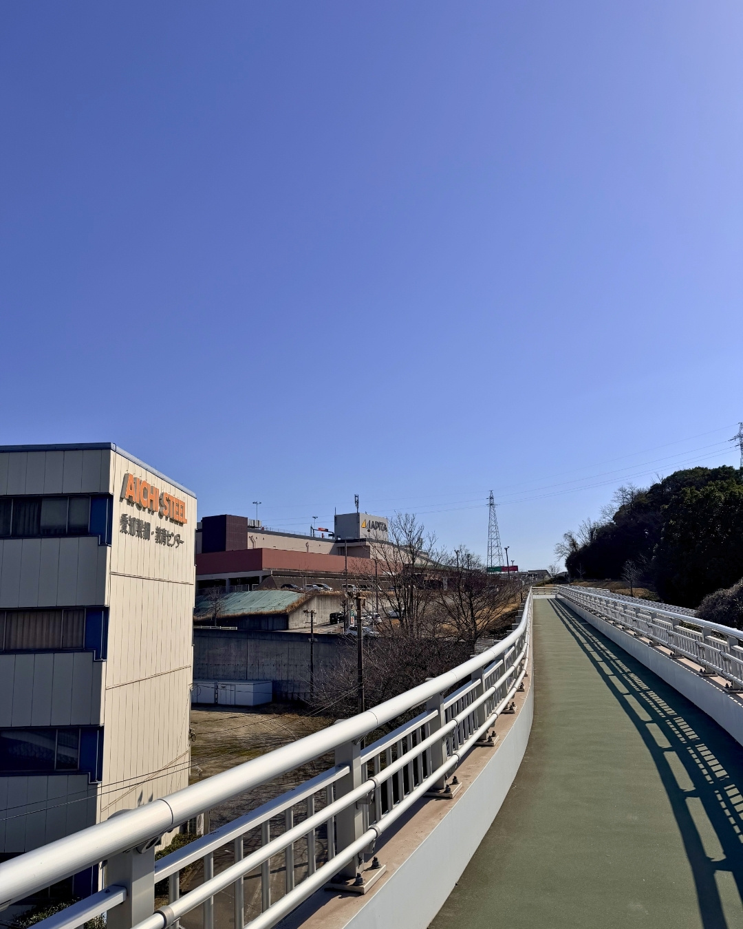 聚楽園公園 近くのアピタ東海荒尾店