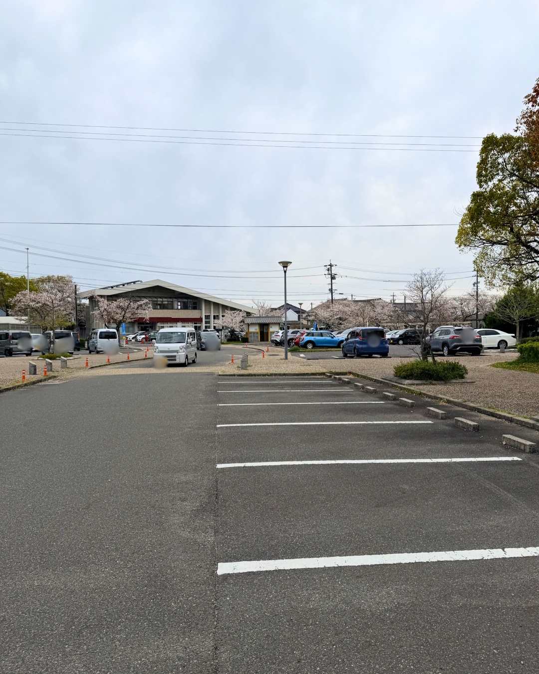 三好公園（みよし市）第八駐車場横の休憩小屋