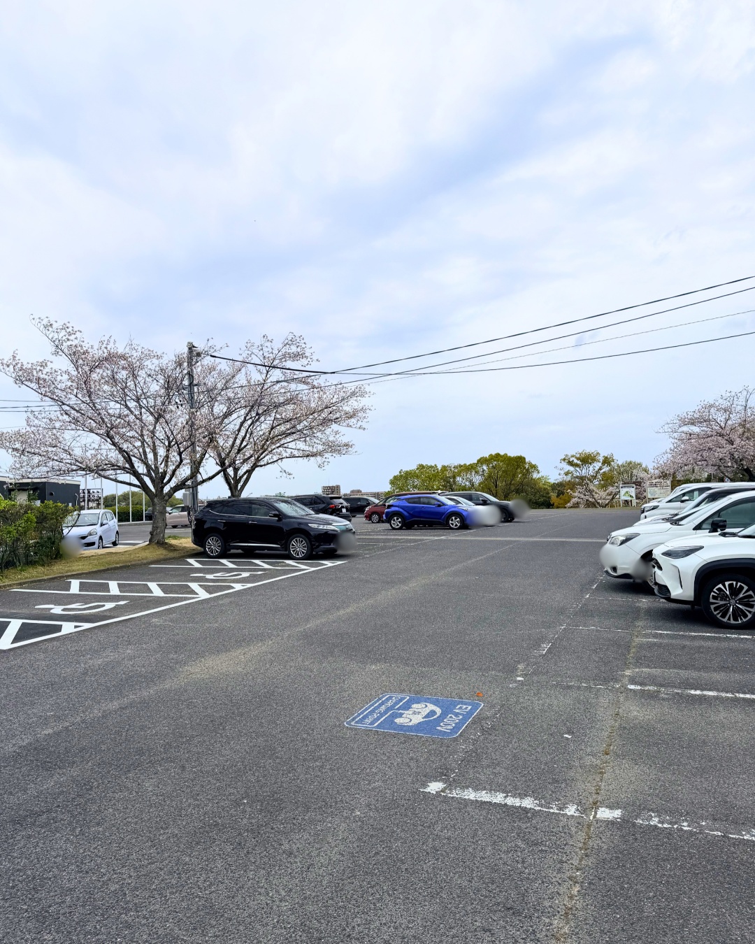 三好公園（みよし市）広い駐車場