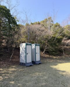 蔵王山展望台 芝生広場・トイレ