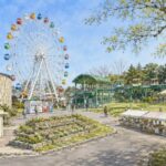堀内公園を見渡した観覧車・遊具・花壇の水彩イラスト(アイキャッチ)