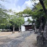 城ヶ入白山神社遊園（愛知県安城市）木々に囲まれた参道と社殿
