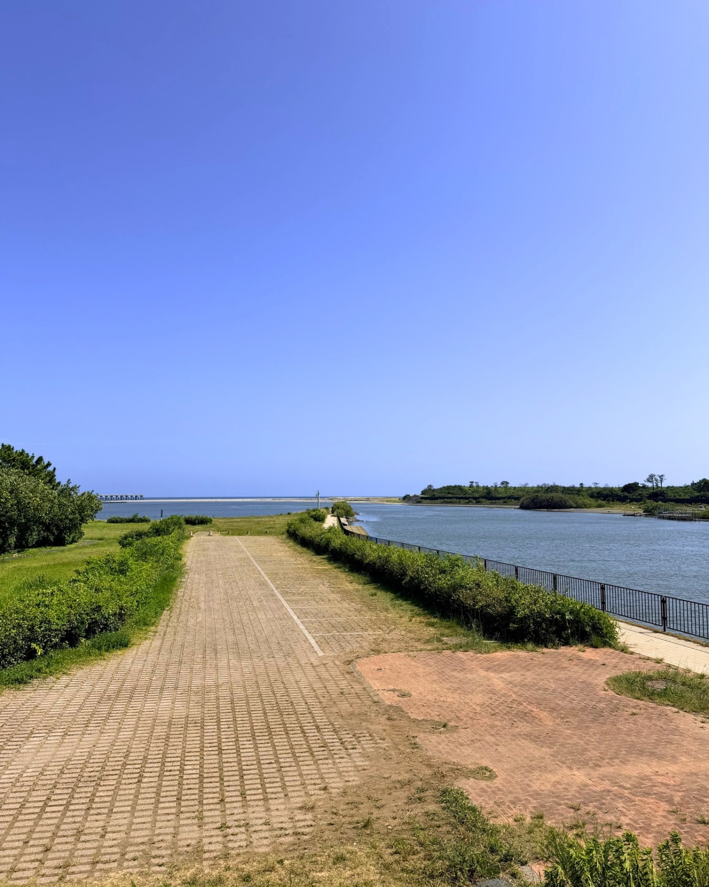 はまぼう公園 静岡県磐田市 海へ流れ込む景色 雄大な眺めが広がります