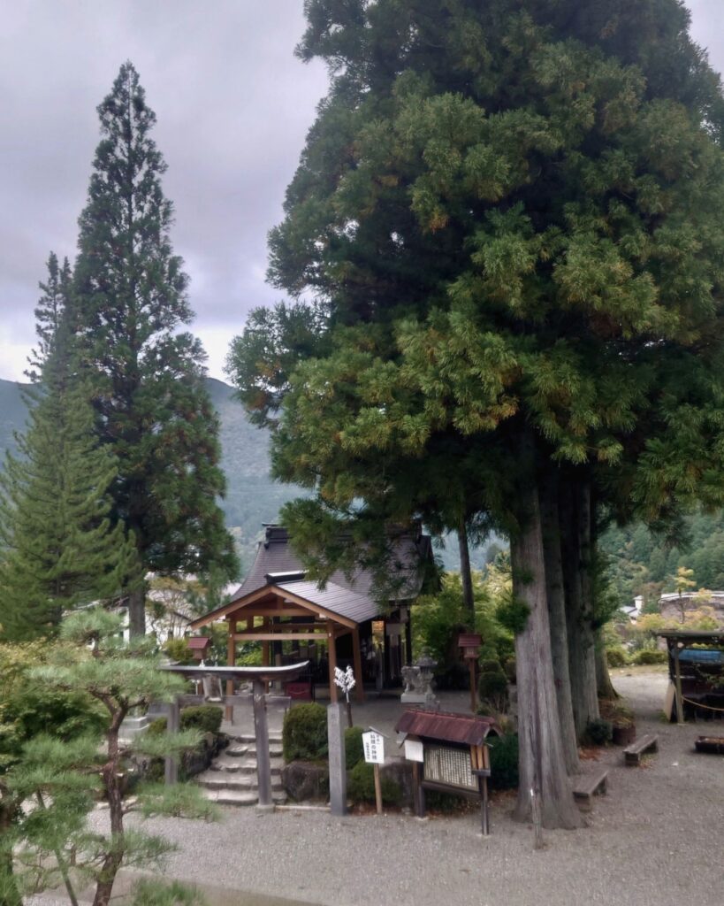 飛騨高椅(ひだたかはし)神社