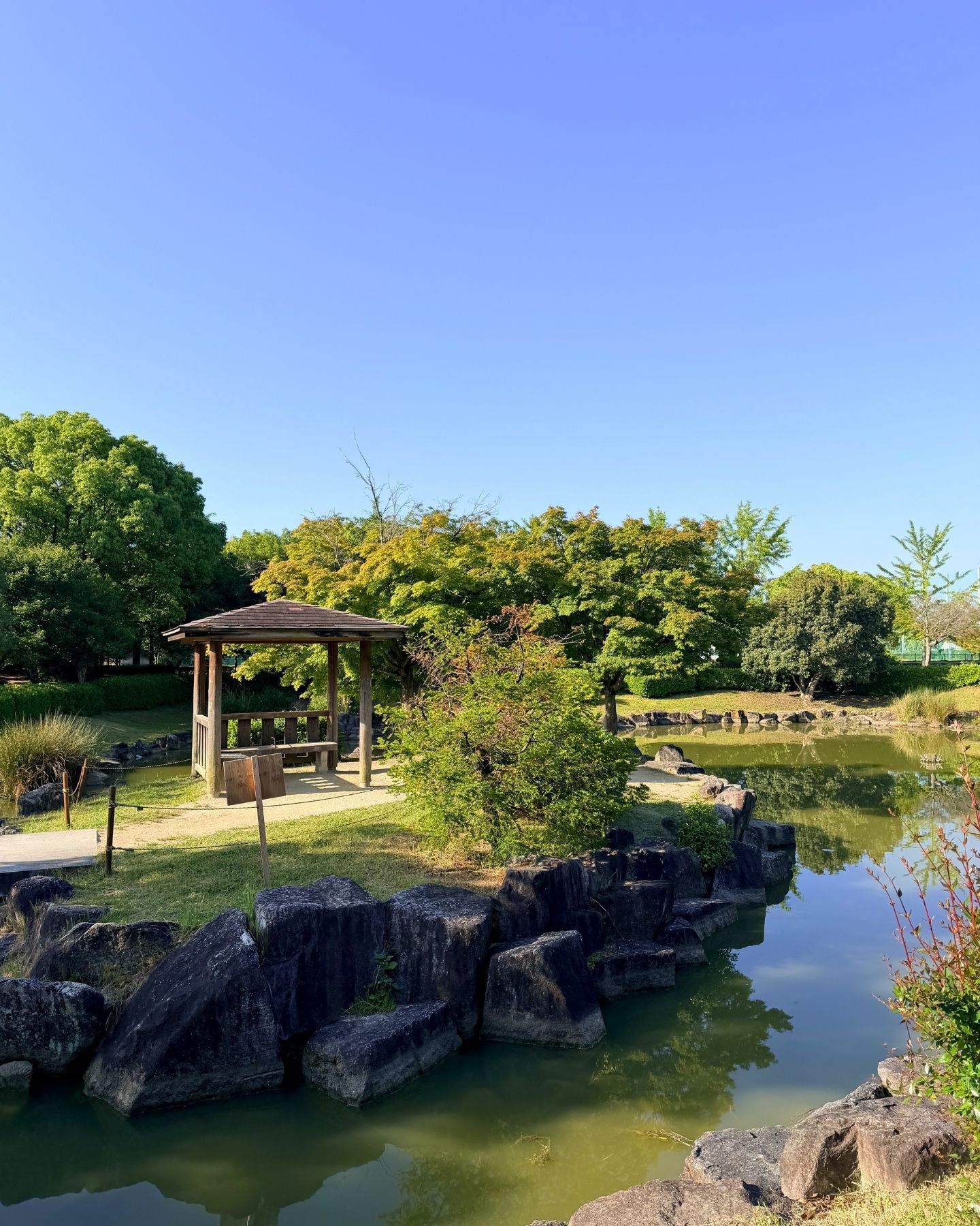 山ノ手公園(愛知県豊田市)池の東屋