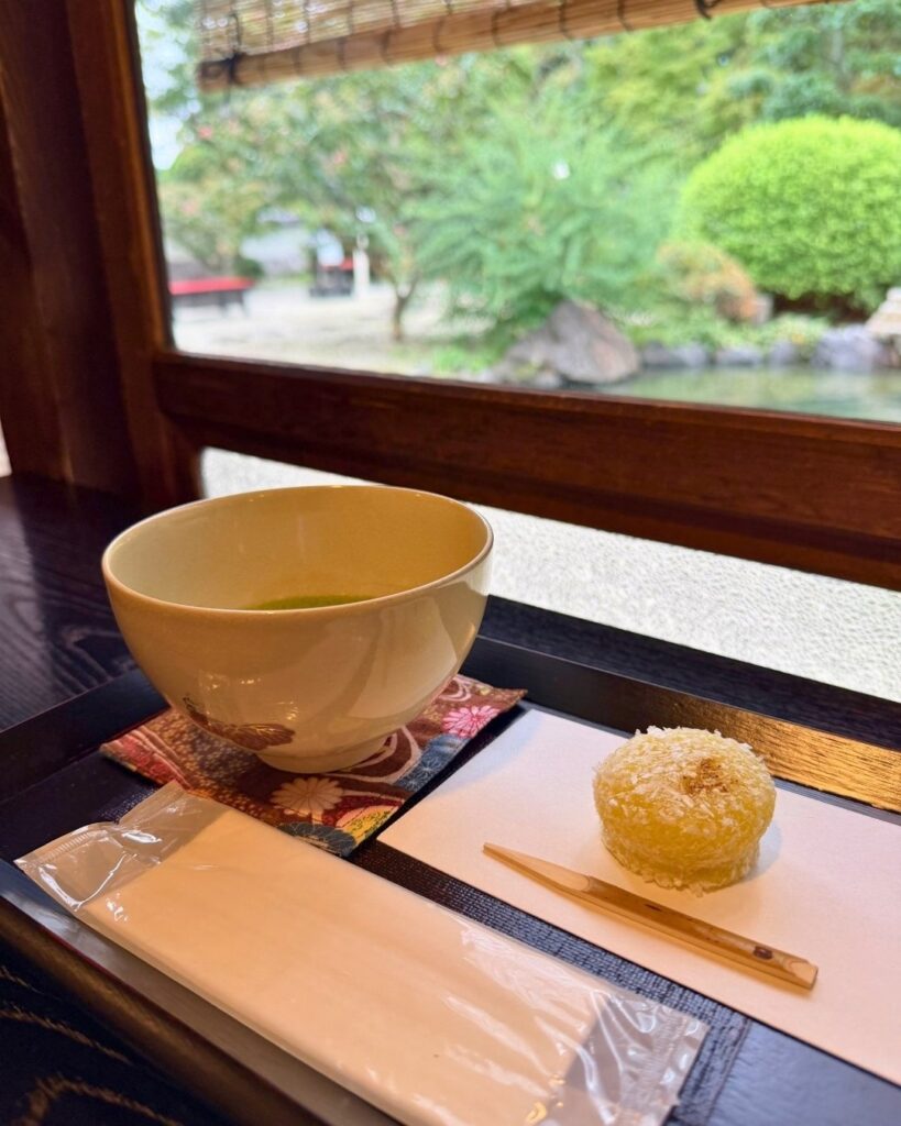 奥殿陣屋 抹茶と季節の生菓子