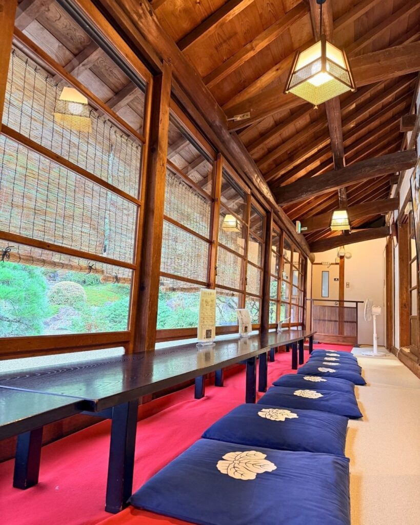 奥殿陣屋 縁側風の席